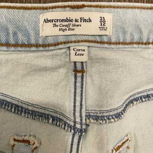 Abercrombie Curve Love “The Cutoff Shorts High Rise”. Light wash. Size 31/12.